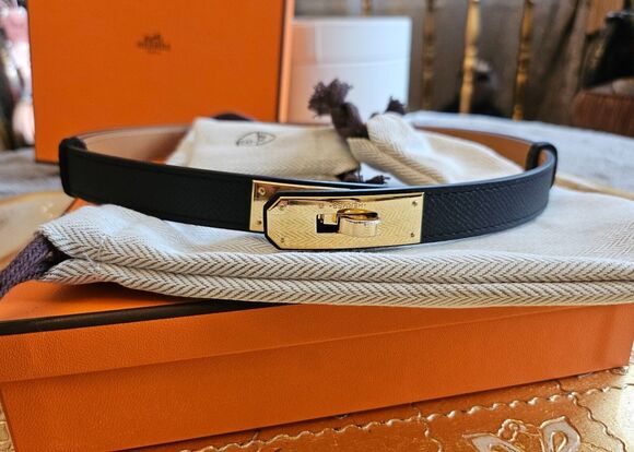 HERMES Kelly 18 adjustable belt in Black leather, yellow gold-plated buckle, NIB main image 8